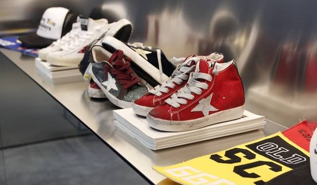 <strong>GOLDEN GOOSE DELUXE BRAND