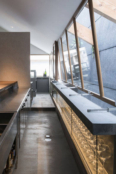 <strong>CASE-REAL｜ケース・リアル</strong>　福岡の飲食店「WINE & SWEETS TSUMONS」