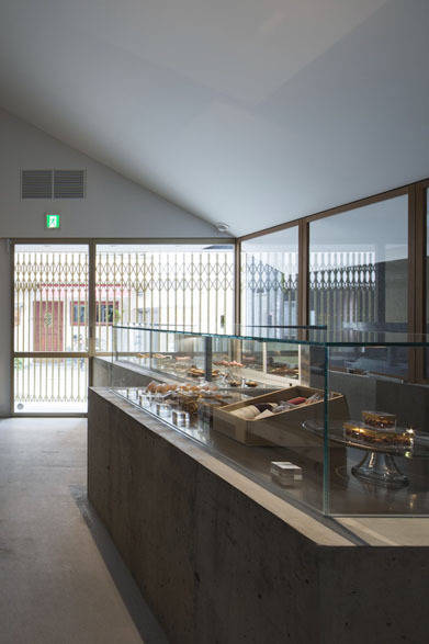 <strong>CASE-REAL｜ケース・リアル</strong>　福岡の飲食店「WINE & SWEETS TSUMONS」