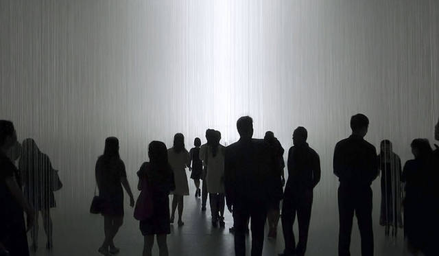 <strong>“Cartier Time Art – Mechanic of Passion” Direction by Tokujin Yoshioka</strong>　“The Gate” / Tokujin Yoshioka for Cartier Time Art © TOKUJIN YOSHIOKA INC.