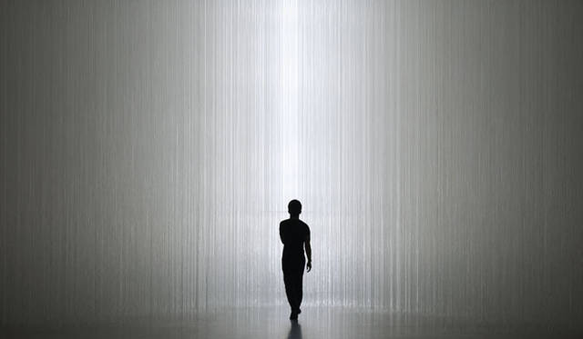 <strong>“Cartier Time Art – Mechanic of Passion” Direction by Tokujin Yoshioka</strong>　“The Gate” / Tokujin Yoshioka for Cartier Time Art © TOKUJIN YOSHIOKA INC.
