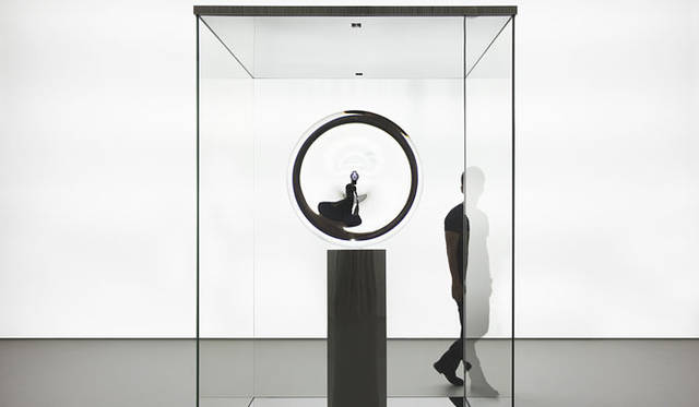 <strong>“Cartier Time Art – Mechanic of Passion” Direction by Tokujin Yoshioka</strong>　“The Gate” / Tokujin Yoshioka for Cartier Time Art © TOKUJIN YOSHIOKA INC.