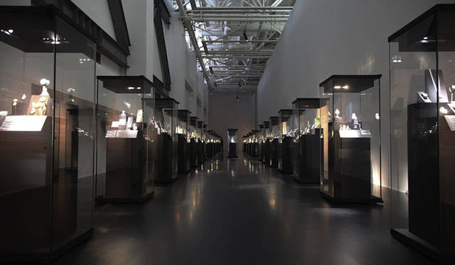 <strong>“Cartier Time Art – Mechanic of Passion” Direction by Tokujin Yoshioka</strong>　Cartier Time Art, 2014 © TOKUJIN YOSHIOKA INC.