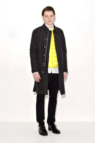 ジャケット5万4000円、シャツ1万8360円、パンツ1万8360円