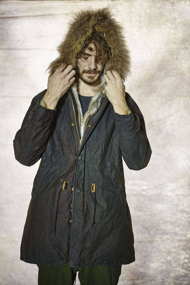 コート14万9040円、パンツ2万7000円