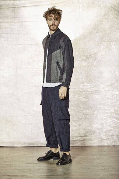 ジャケット4万6440円、シャツ1万7280円、パンツ2万7000円