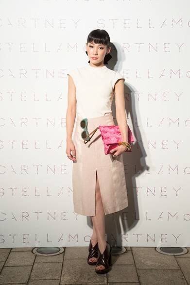 <strong>STELLA McCARTNEY｜2015年春コレクションのプレゼンテーション</strong><br />Mademoiselle Yulia
