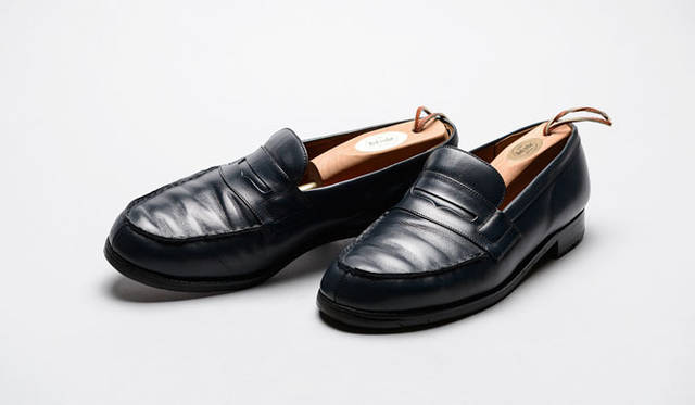 MY MASTERPIECE＝「J.M.Weston（ジェイエムウエストン）」<br />購入は3年前、伊勢丹新宿店メンズ館にて。気に入っている点は、ネイビーの色味がほどよくエレガントなところ。手入れのポイントは、バーガンディーを入れている点。この秋買いたい靴はカジュアルのディアドラ（32歳・会社員）