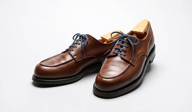 MY MASTERPIECE＝「J.M.Weston（ジェイエムウエストン）」　<br />購入は今年の2月、青山にて。気に入っている点は、雨に濡れても安心なところ。手入れのポイントは、やりすぎないこと。この秋買いたい靴はオニツカタイガー、とのこと（26歳・会社員）