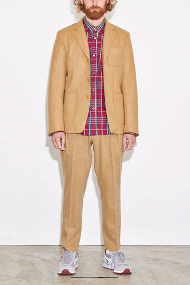 ジャケット5万7240円、シャツ1万9980円、パンツ1万7820円