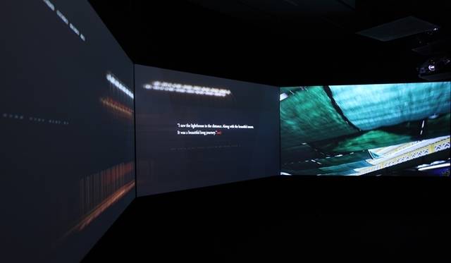 <strong>ART｜ユカ・ツルノギャラリーでEugene Kangawa『from the future』</strong>　展示の様子 《from the future》 2013年　video installation, Courtesy of Yuka Tsuruno Gallery