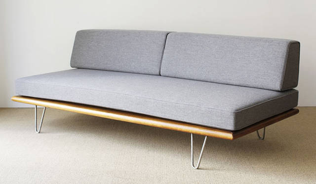 <strong>「Day Bed」</strong>　ジョージ・ネルソンがデザインしたソファベッド。背もたれは脱着可能となっている。ハーマンミラー社製のオリジナル品