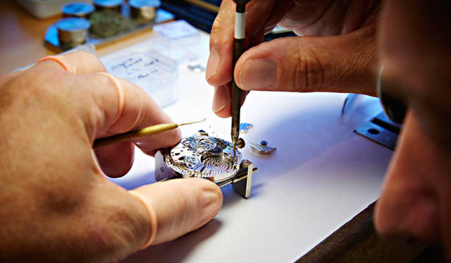 Pierre Arpels Heure d’ici & Heure d’ailleurs｜ピエール アーペル ユール ディシ エ ユール ダイヨール