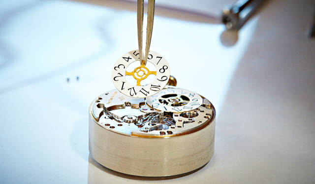 Pierre Arpels Heure d’ici & Heure d’ailleurs｜ピエール アーペル ユール ディシ エ ユール ダイヨール