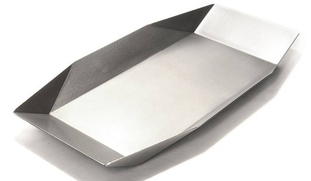 キャッシュトレイ（L） 7560円／ヘアライン