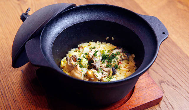 EAT｜「オストレア新宿三丁目店」　「炊きたて！ 牡蠣のピラフ」