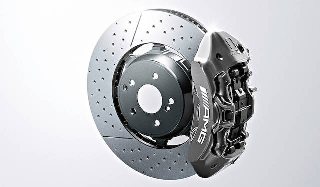 S 63 AMG クーペに用意される、AMGハイパフォーマンス コンポジット ブレーキシステム