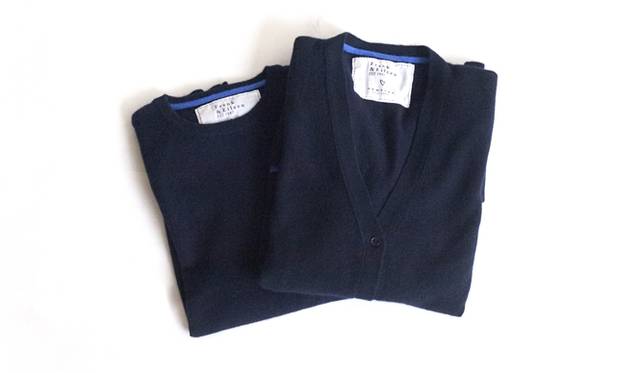 <strong>Frank&Eileen｜フラッグシップストア限定アイテム発売</strong><br />（左より）ウィンメンズ クルーネックニット　ネイビー　3万8000円（税抜）、カーディガン　ネイビー　4万3000円（税抜）