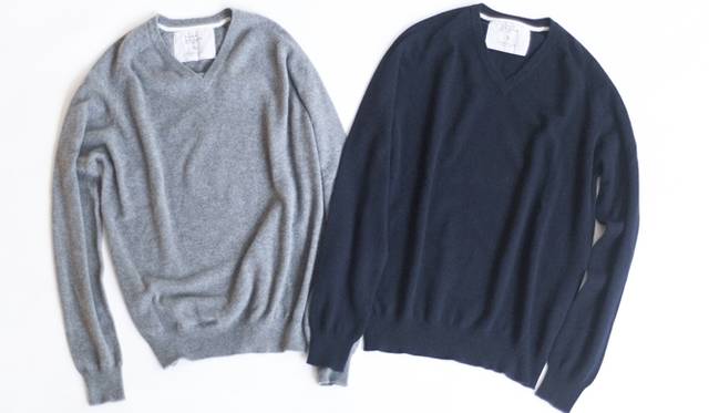 <strong>Frank&Eileen｜フラッグシップストア限定アイテム発売</strong><br />　メンズ Vネックニット　グレー、ネイビー　各4万4000円（税抜）