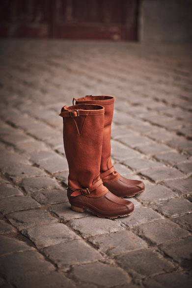 <strong>「LA GUETRE」</strong>　本革のボディにラバーソールを組み合わせた本格的ブーツ。上質なグレインレザーとエーグル社独自開発のラバーを組み合わせたウィメンズブーツ。8万1000円