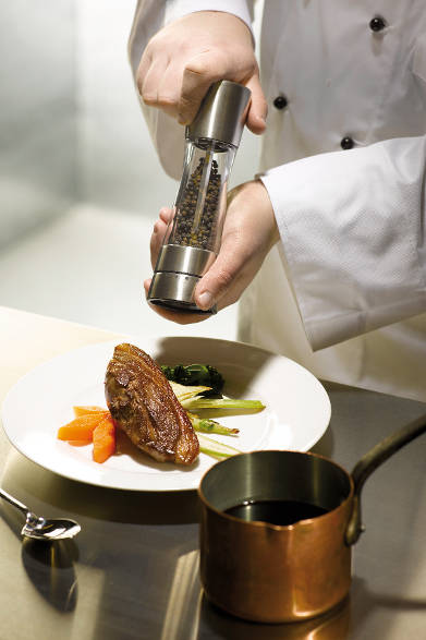 料理の奥ゆきを広げてくれるような、芳醇な香り