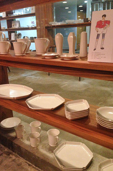 <strong>EXHIBITION｜「猿山道場 ～東京決戦～」</strong>　中野ブロードウェイ2F 「Bar Zingaro（バージンガロ）」にて開催中