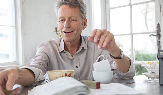 「これは身に付けるというより、どちらかというとポケットに入れて持ち歩くことが多いです。家やオフィスにいるときは、いつもそばに置いています」