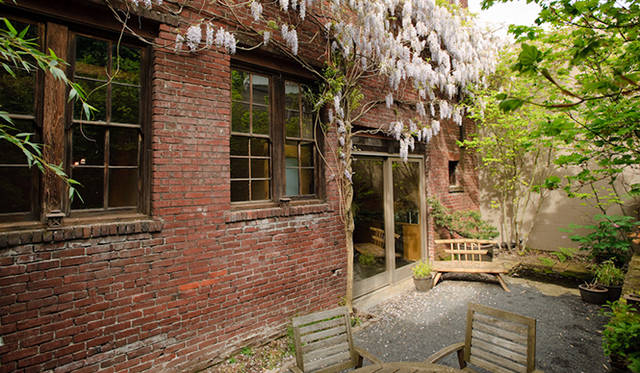 「スミス・ティーメーカー」<br />営業時間｜平日 9:00～17:00、土曜 11:00～17:00　※日曜定休<br />1626 NW Thurman Street Portland, Oregon, OR 97209, United States<br />Tel. +1-503-719-8752<br />http://www.smithtea.com