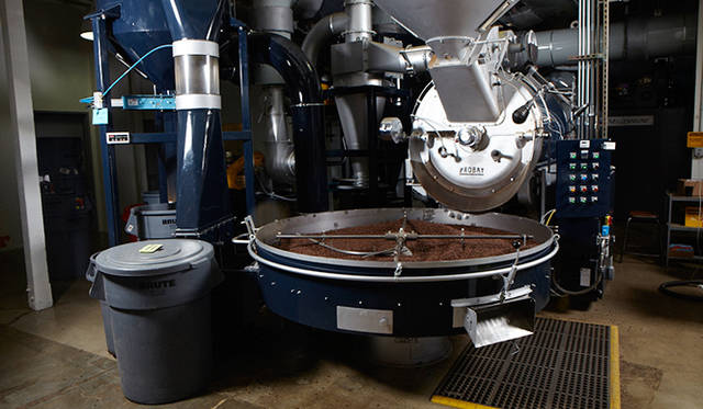 「スタンプタウン・コーヒー ディビジョン店」<br />営業時間｜平日 6:00～19:00、土曜・日曜・祝日 7:00～19:00<br />4525 SE Division Street Portland, OR 97206, United States<br />Tel. +1-503-230-7702<br />http://stumptowncoffee.com