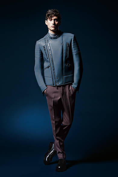<strong>GUCCI（グッチ）</strong>　レザーブルゾン70万2000円、セーター12万4200円、パンツ7万8840円、シューズ12万9600円（グッチ／阪急メンズ東京2階）