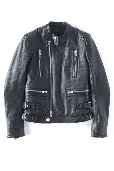 <strong>BALMAIN HOMME（バルマン オム）</strong>　レザーブルゾン68万4720円（バルマン オム／阪急メンズ東京2階）