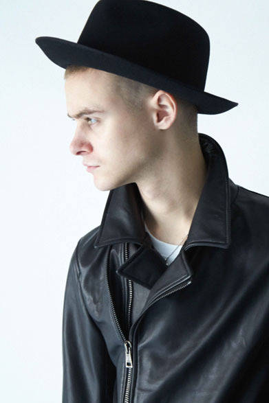 ブルゾン 9万2880円、ハット 2万520円