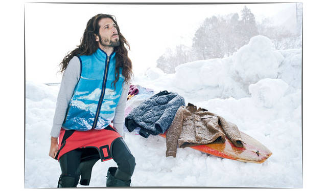 フリースベスト1万7280円、スウェット2万520円、ウエットスーツ（デザイナー私物）