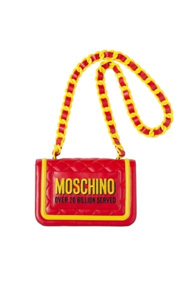 <strong>MOSCHINO｜「モスキーノ」の期間限定ショップ登場</strong><br />Bag　15万1200円