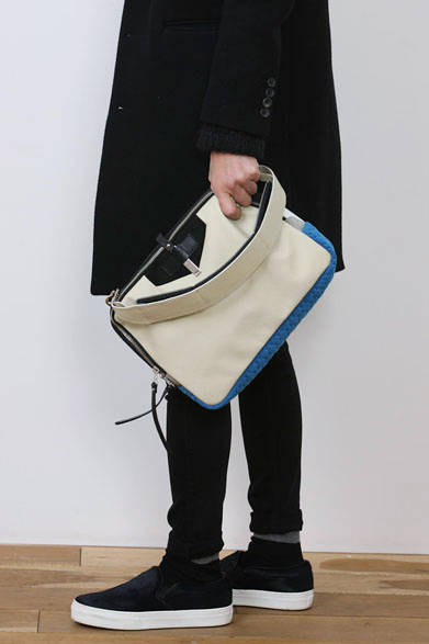 2014-15年秋冬コレクション　「LUC」（W320×H230×D80mm）4万1040円