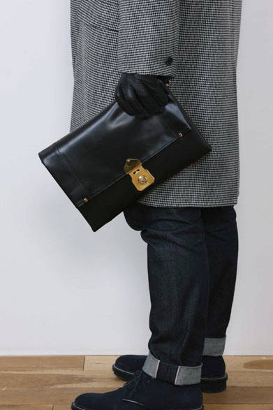 2014-15年秋冬コレクション　「SISKO」（W340×H240mm）4万8600円