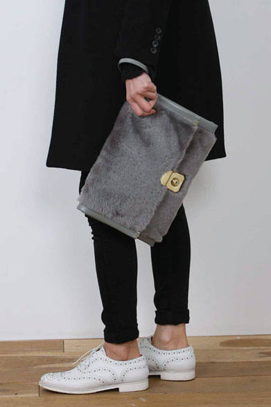 2014-15年秋冬コレクション　「SISKO MT」（W340×H240mm）6万4800円