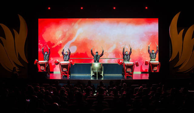 <strong>カジノ・リゾート「サンズ・マカオ」10周年</strong>　10周年セレモニーはあいにくの雨天で、屋内で開催された