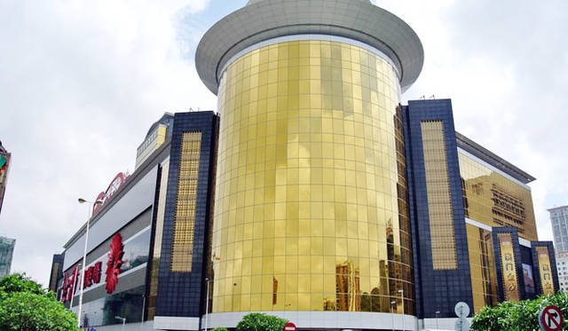 04 <strong>カジノ・リゾート「サンズ・マカオ」10周年</strong> 燦然と金色に輝く「サンズ・マカオ ホテル(澳門金沙酒店)」