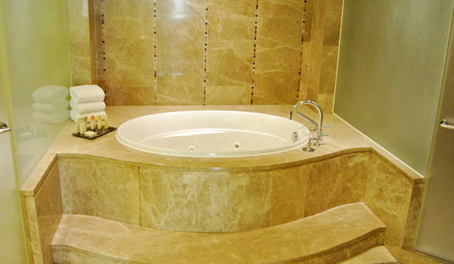 14 <strong>カジノ・リゾート「サンズ・マカオ」10周年</strong> 「サンズ・マカオ ホテル(澳門金沙酒店)」エグゼクティブスイート