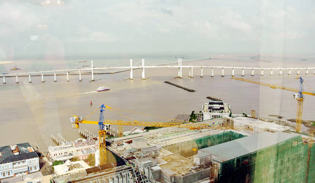 15 <strong>カジノ・リゾート「サンズ・マカオ」10周年</strong> 「サンズ・マカオ ホテル(澳門金沙酒店)」エグゼクティブスイートからの眺め