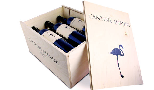 フラミンゴのラベルデザインや、ワインの劣化を防ぐために高級シャトーのみで使用される通常より厚いボトルを採用するなど、監修を手がけたカパサ氏のこだわりが随所に光る仕上がりとなっている