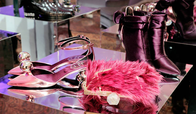 <strong>Roger Vivier｜ランデヴーコレクションのオーダー会開催</strong><br />