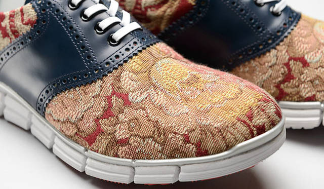 <strong>「HIROSHI TSUBOUCHI（ヒロシ ツボウチ）」</strong>　2万9160円