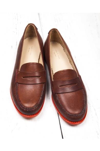 <strong>rag & bone｜ラグ＆ボーンのニューショップが阪急うめだ本店にオープン</strong><br />rag & bone HANKYU UMEDA OPEN 限定アイテム　CANTEBURY LOAFER (DARK BROWN) 5万9400円