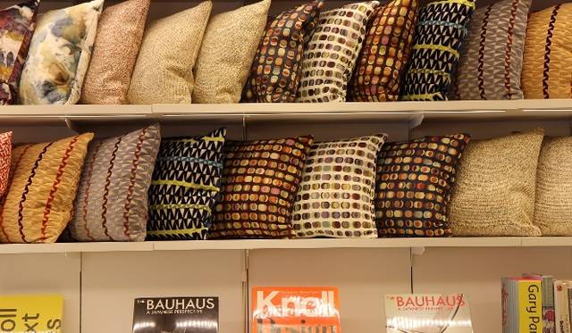 人気のテキスタイルもバリエーション豊富に展開