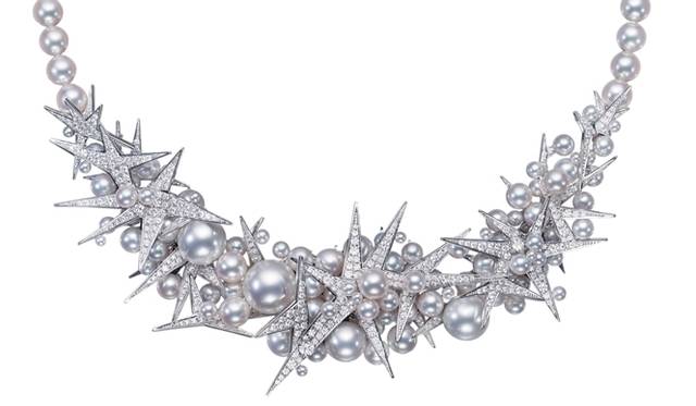 <strong>TASAKI｜真珠とダイヤモンドを用いた多彩な新作ジュエリー登場</strong><br />「アイシクルズ」ネックレス（創業60周年記念ジュエリー）　[WG K18、南洋真珠 白蝶、あこや真珠、ダイヤモンド]　1900万円（税抜）