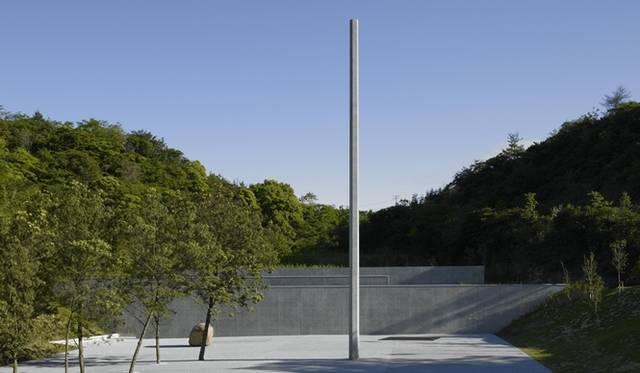 <strong>ART FILE 31｜「Le Japon Rive Gauche展」 －ベネッセ・アートサイト直島と建築家 安藤忠雄－</strong>　李禹煥美術館　写真：山本糾