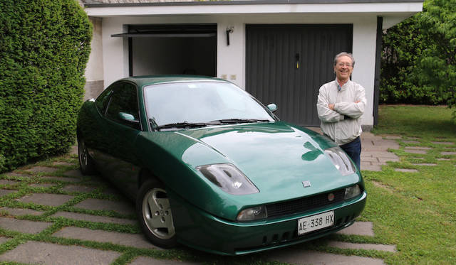 北部コモ県に住む税理士、アレッサンドロ・バレストリーニ氏（60歳）と、クーペ フィアット 16V