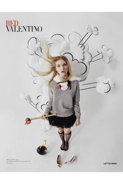 <strong>RED VALENTINO｜おとぎ話のような最新広告にロッティ・モス登場</strong>